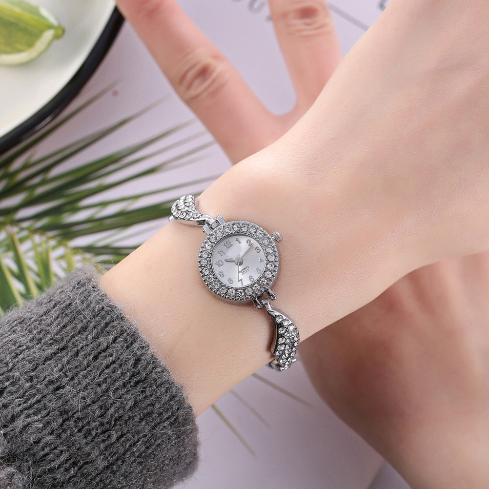 1Pcs Elegant Wing Shaped Rhine - Luxury Watch Gift For Her recension och pris