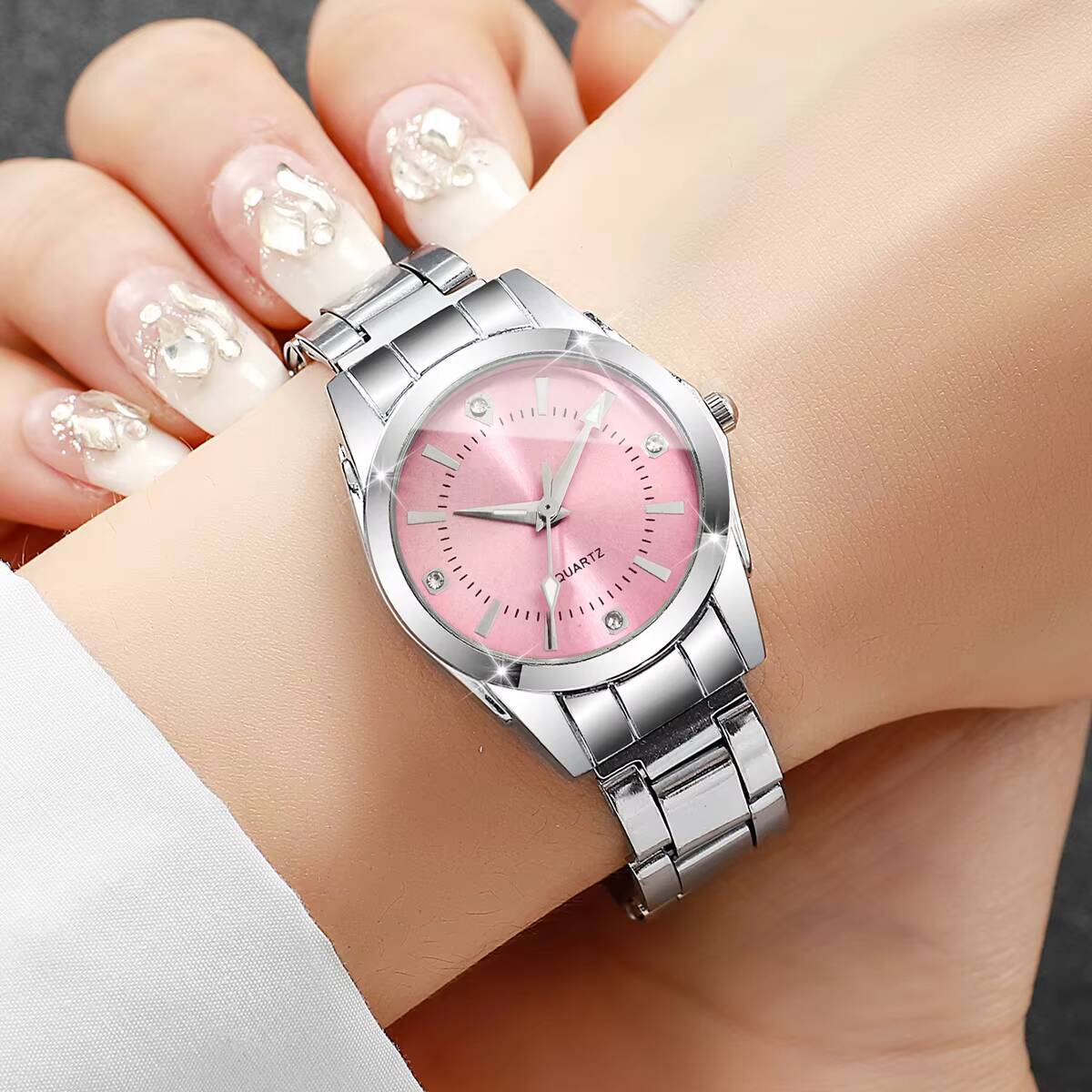 Luxury Rhinestone Women Watche - Luxury Watch Holder recension och pris
